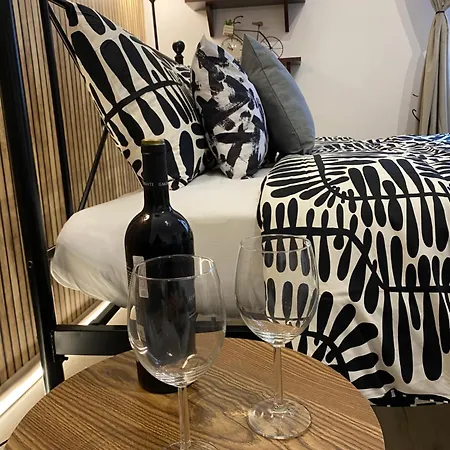 Sparrow In Kazimierz * كراكوفيا